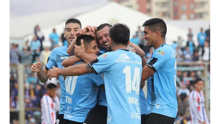 Iquique ganó los dos partidos ante Arica por 2-0