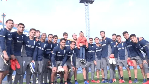 Niño iraní fanático de Arturo Vidal compartió con el plantel de la UC