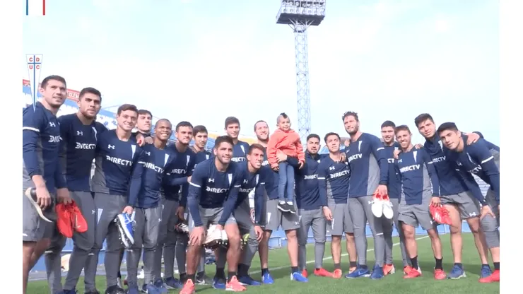 Niño iraní fanático de Arturo Vidal compartió con el plantel de la UC
