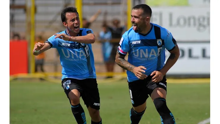 Iquique avanza a octavos de final