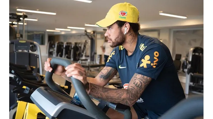 Neymar está en el ojo de la polémica en Brasil