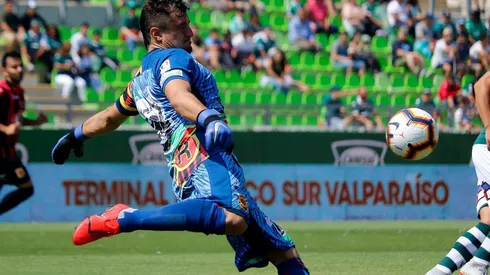 Nicolás Peric defendiendo a Rangers (Foto: Agencia Uno)