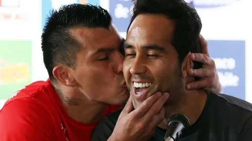 Los buenos momentos de Gary Medel y Claudio Bravo en la Roja