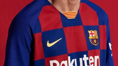 Barcelona presenta su nueva camiseta con los polémicos cuadros azulgranas