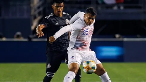 Iván Morales jugando por Chile ante México