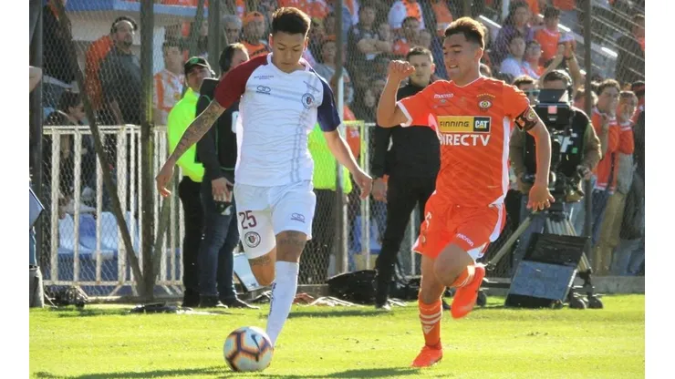 Santa Cruz le ganó al puntero Cobreloa.