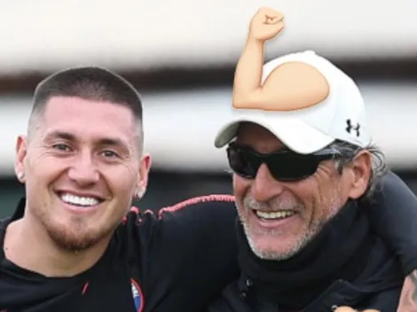 Nicolás Castillo saluda a Mario Salas y tapa el escudo de Colo Colo