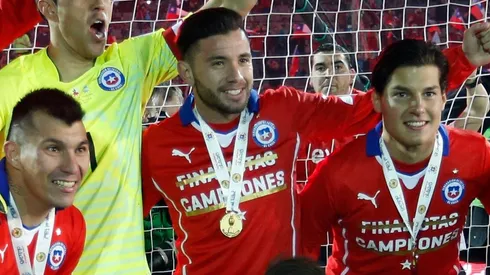 Eugenio Mena el día que recibió la medalla que lo acredita como campeón de América