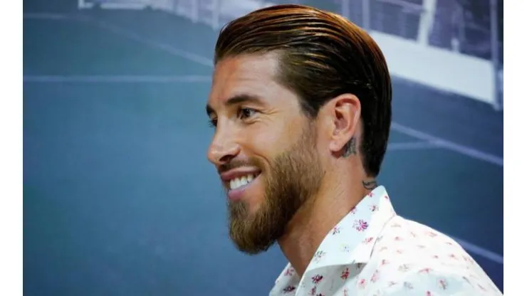 Sergio Ramos llegando a la conferencia de prensa