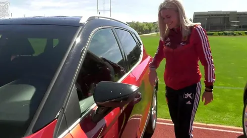 Las jugadoras no ocultaron la alegría por el regalo de despedida