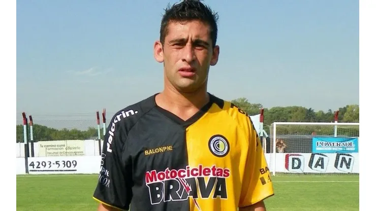 Dolor en Argentina: Futbolista del ascenso se suicida