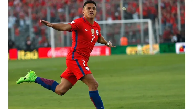Alexis explica lesión que lo tiene en duda y dice que Bravo es un "pilar"
