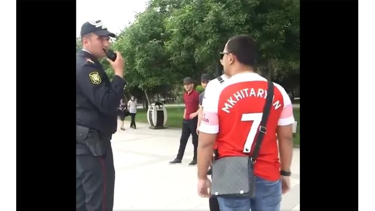 Cuestionable actuar de la policía de Azerbaiyán.