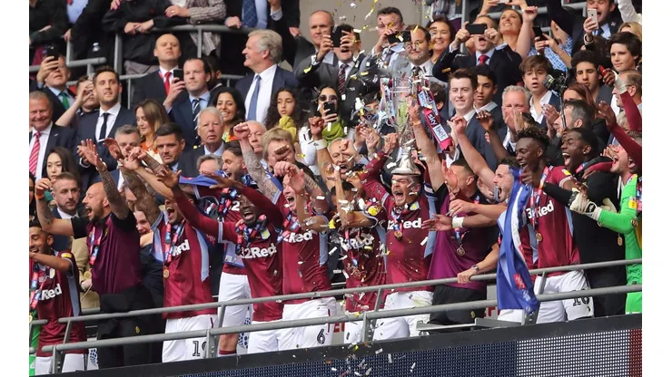 Aston Villa vence al Derby County y regresa a la Premier League