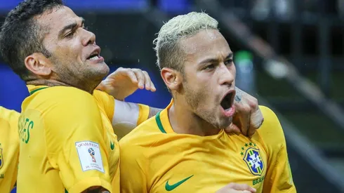 Tite le quita la capitanía a Neymar y se la da a Dani Alves