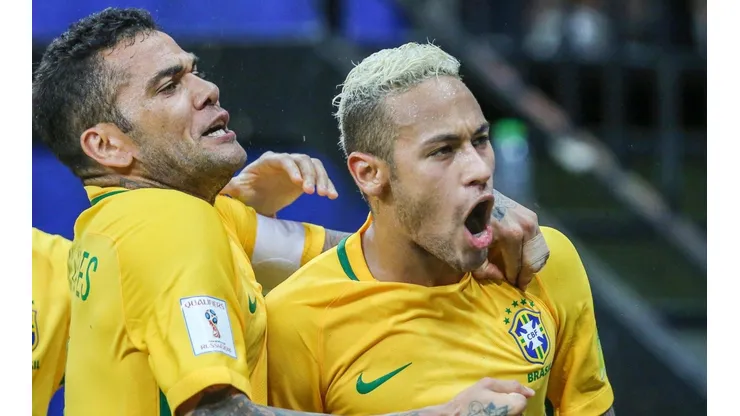 Tite le quita la capitanía a Neymar y se la da a Dani Alves