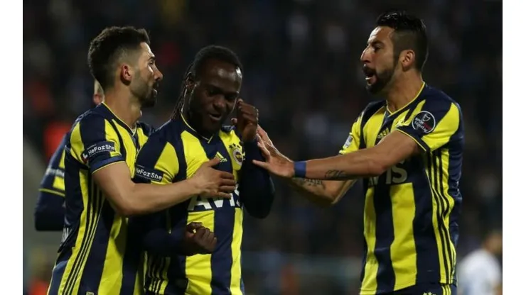 Isla dio una asistencia en triunfo del Fenerbahçe por la liga turca