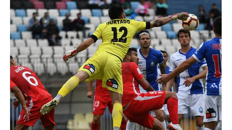 Antofagasta salva un punto de oro y deja última a la U