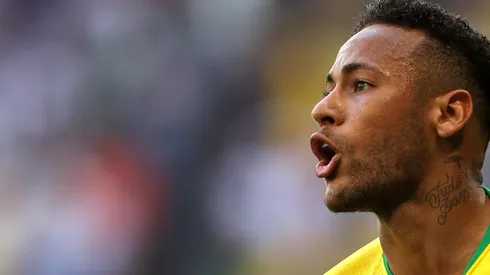 Neymar es la estrella de la selección brasileña y aprovechó de torear al PSG