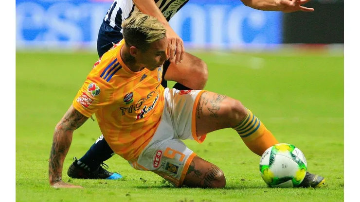 Eduardo Vargas estuvo cerca del gol, pero salió lesionado ante León