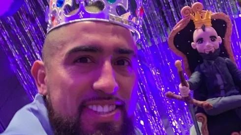 El King se vio contentísimo con su curiosa torta