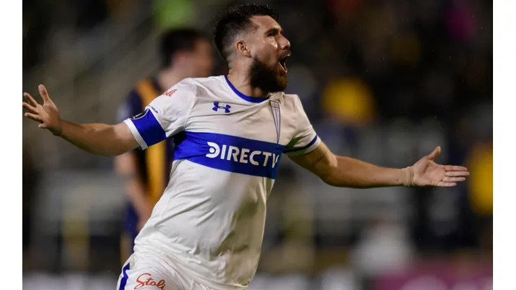 César Fuentes con la camiseta de la UC