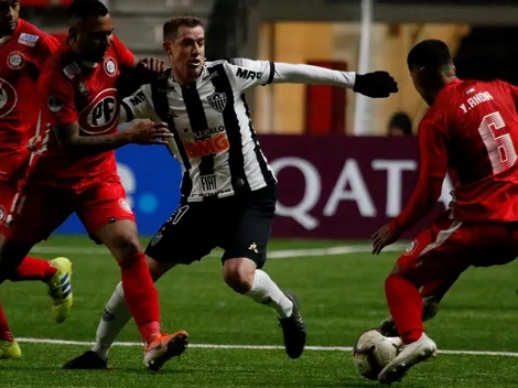 DT de Atlético Mineiro culpa a la cancha sintética por derrota ante La Calera