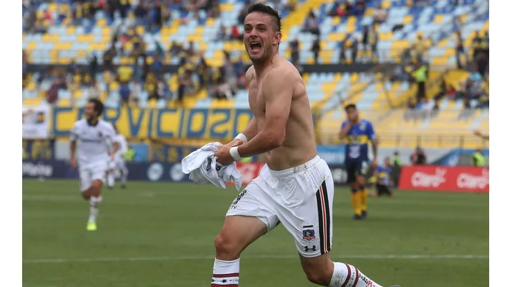 Octavio Rivero celebrando un gol por Colo Colo