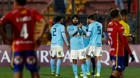 Noche negra para Unión Española: Cristal le gana 3-0 en Santa Laura