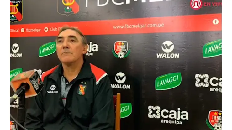 DT que eliminó a la U renuncia luego de papelón en Copa Sudamericana