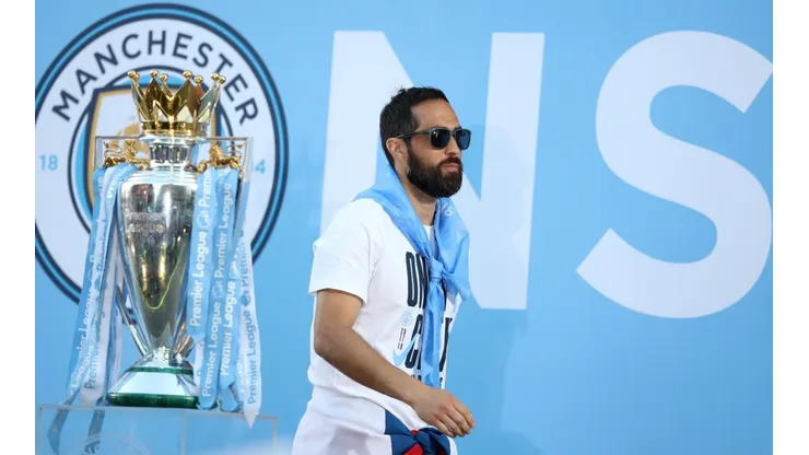 Bravo estará en los festejos de los títulos del City
