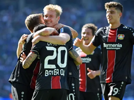 Aránguiz y Leverkusen golean y clasifican a la Champions League