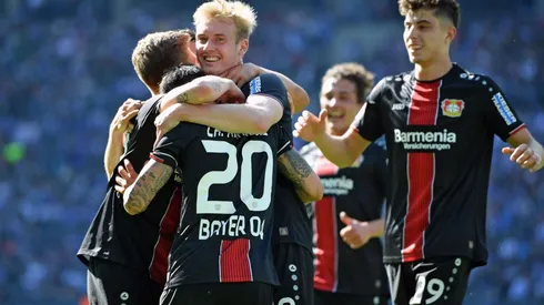 Aránguiz y Leverkusen golean y clasifican a la Champions League