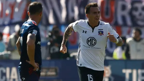 Mouche celebra frente a un desolado cuadro azul