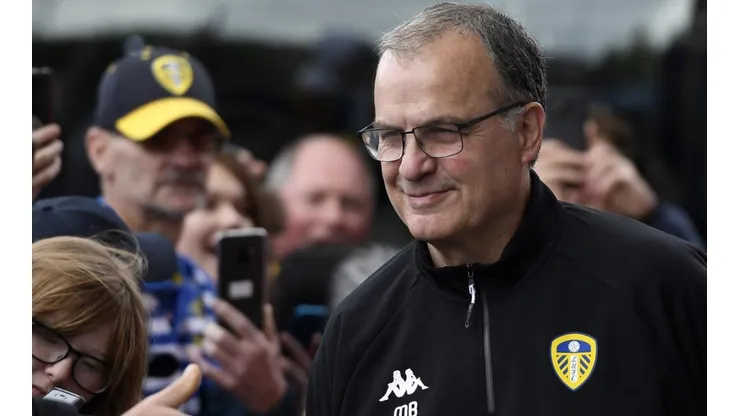 Llegó carta para Marcelo Bielsa.