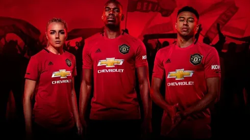 Manchester United presenta su nueva camiseta sin Alexis Sánchez