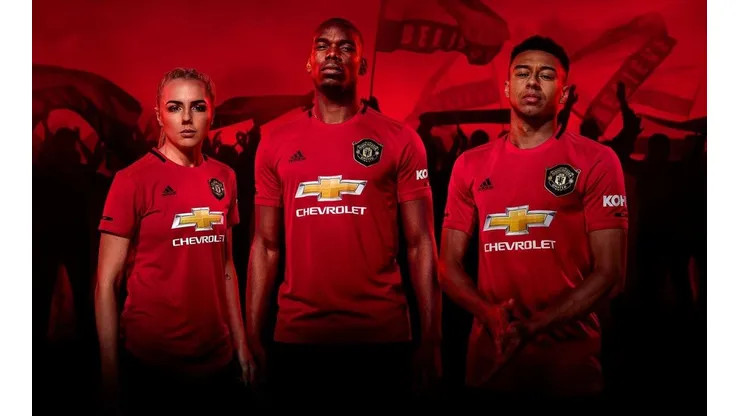 Manchester United presenta su nueva camiseta sin Alexis Sánchez