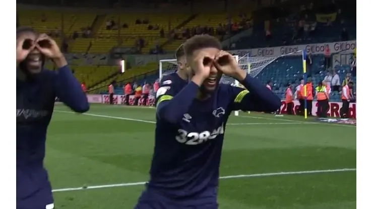 Jugadores del Derby County se burlan del "espía" Marcelo Bielsa