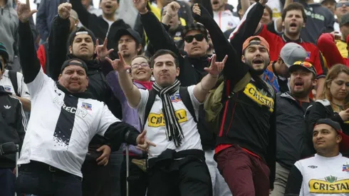 Hinchas de Colo Colo en el estadio Nacional
