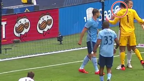 Zlatan Ibrahimovic casi cogotea a un rival