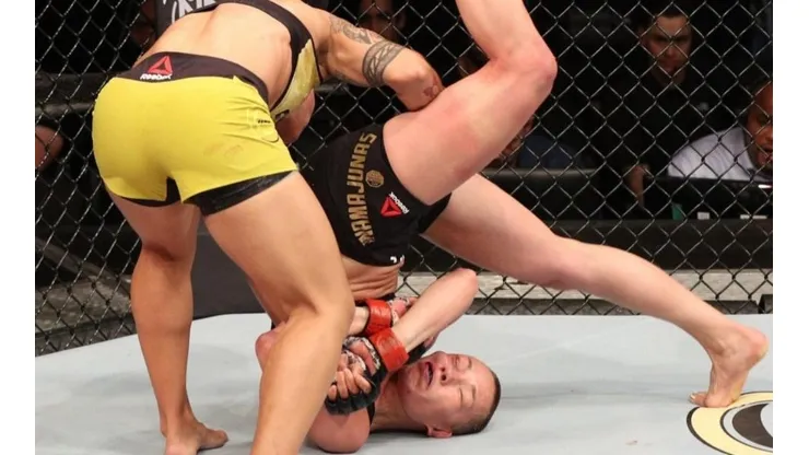 Jessica Andrade es la nueva campeona del UFC tras noquear brutalmente a Rose Namajunas