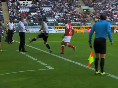 Defensa portugués le pega un terrible pelotazo en la cara a su propio entrenador