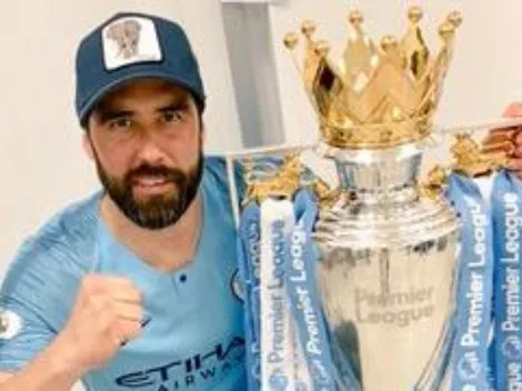 Claudio Bravo celebra una nueva copa: "Otro título más. Campeones"