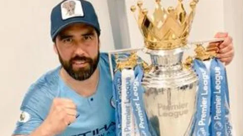 Claudio Bravo celebra una nueva copa: "Otro título más. Campeones"