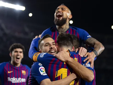Prensa consagra a Vidal como "el mediocampista más efectivo" del Barça