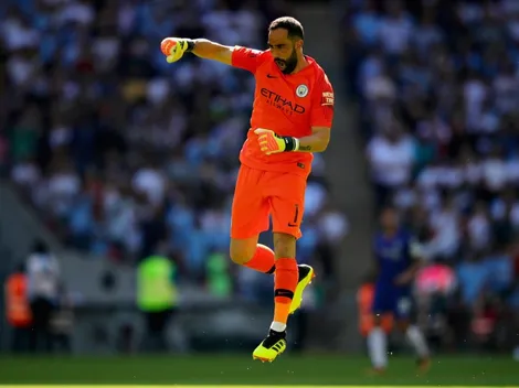 Bravo se acerca a Vidal como el chileno más con más títulos