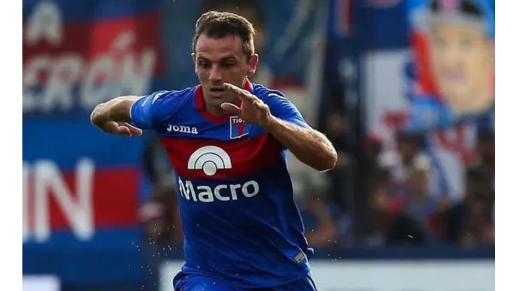 Video: Golazo de Walter Montillo ante Racing