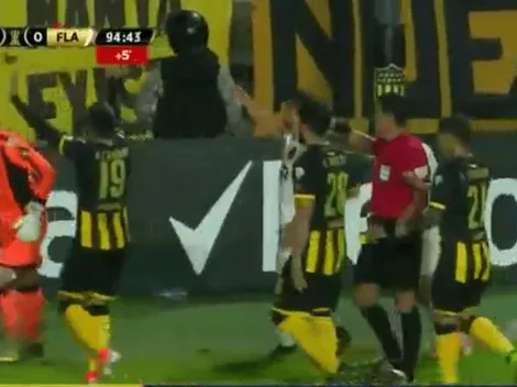 Peñarol queda fuera de la Copa y jugadores se van contra Roberto Tobar