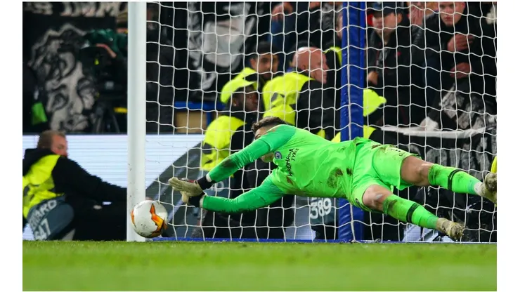 El momento del penal que atajó Kepa y que metió al Chelsea en la final