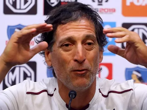 Mario Salas alaba el fútbol inglés y critica a los dueños de clubes chilenos
